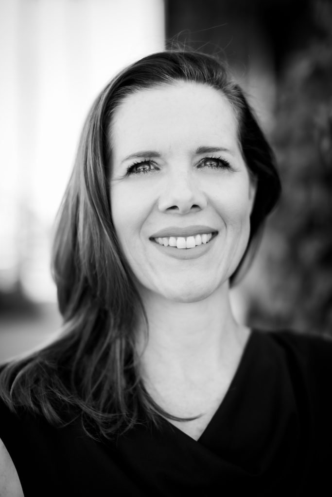 Edith Poland Headshots 2021 41 683x1024
